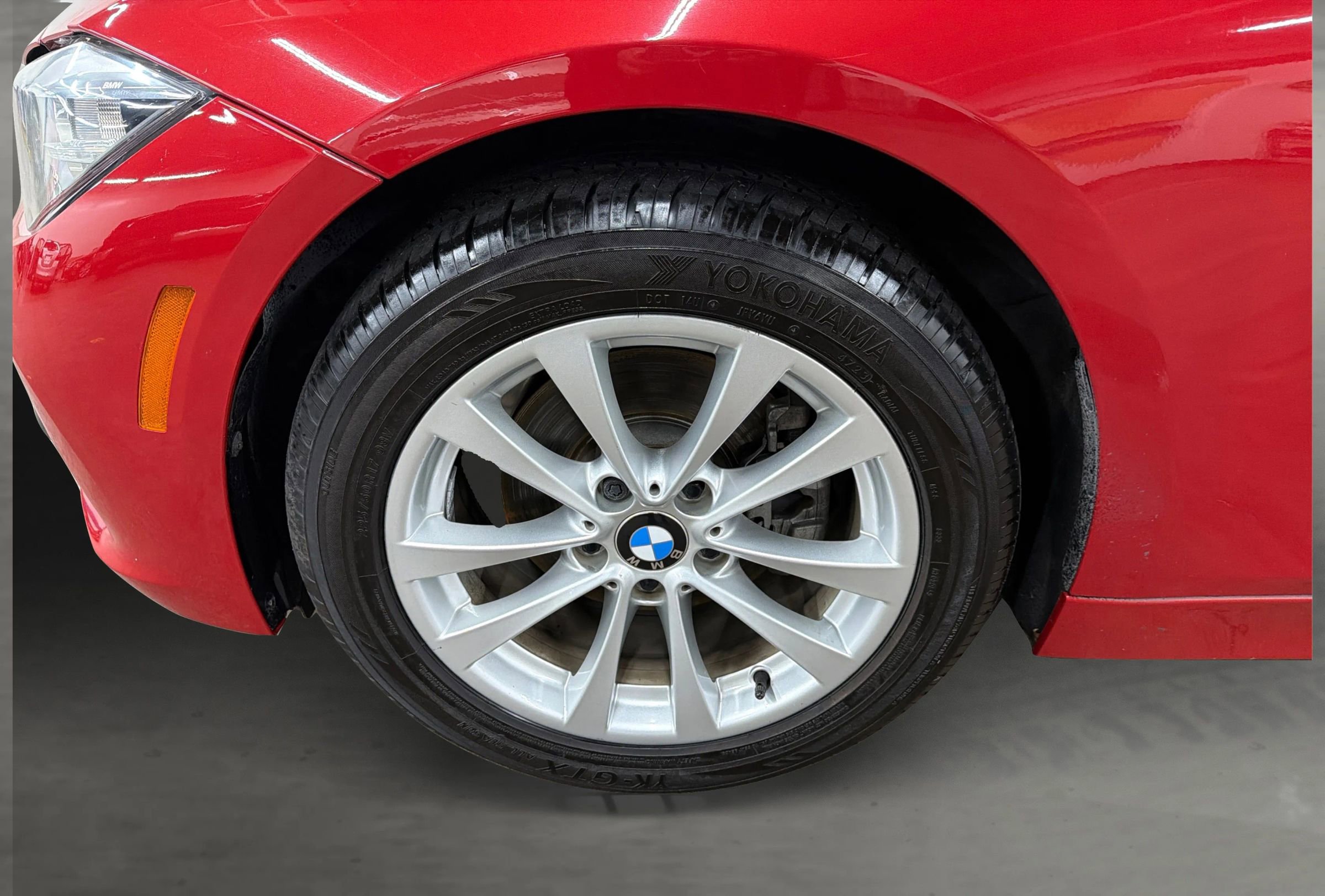 Used 2016 BMW 320i Sedan RWD image 14