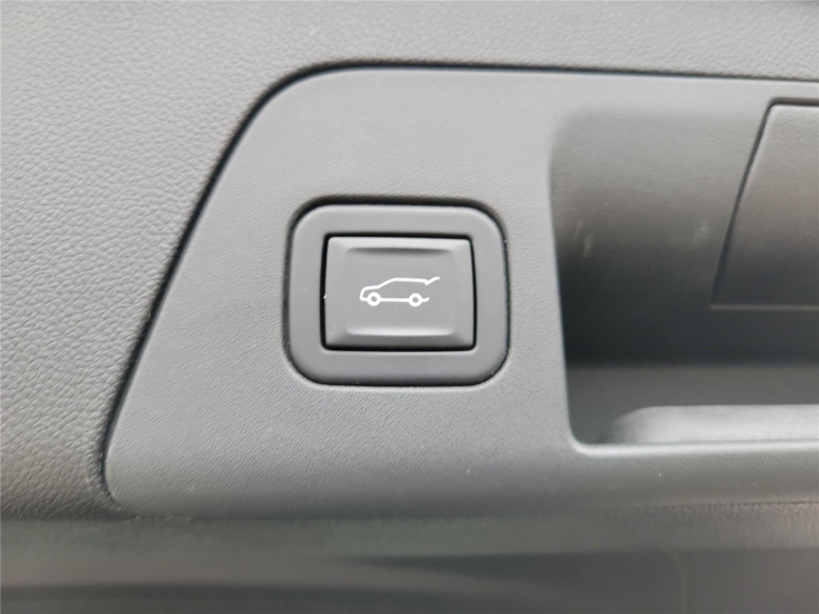 Used 2023 Buick Envision Essence w/ Sport Touring Package AWD/4WD image 10