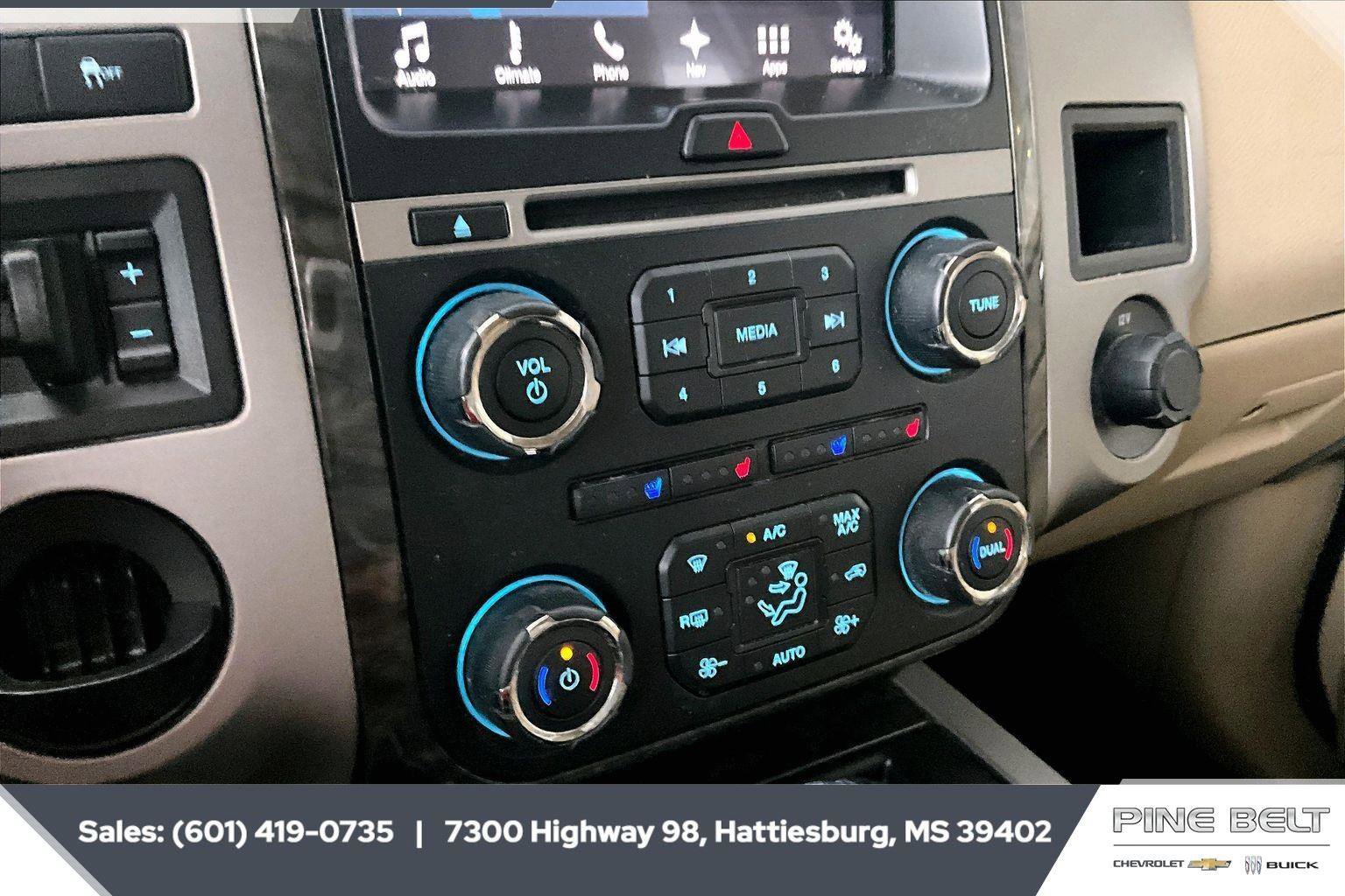 Used 2017 Ford Expedition Limited w/ Equipment Group 301A RWD image 23