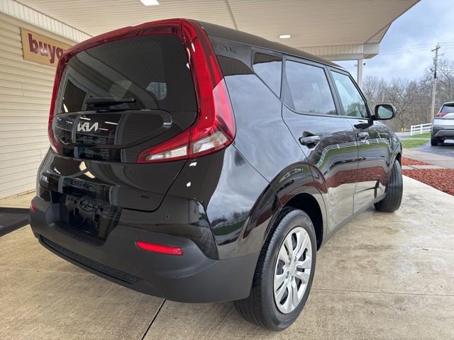 Used 2022 Kia Soul LX image 6