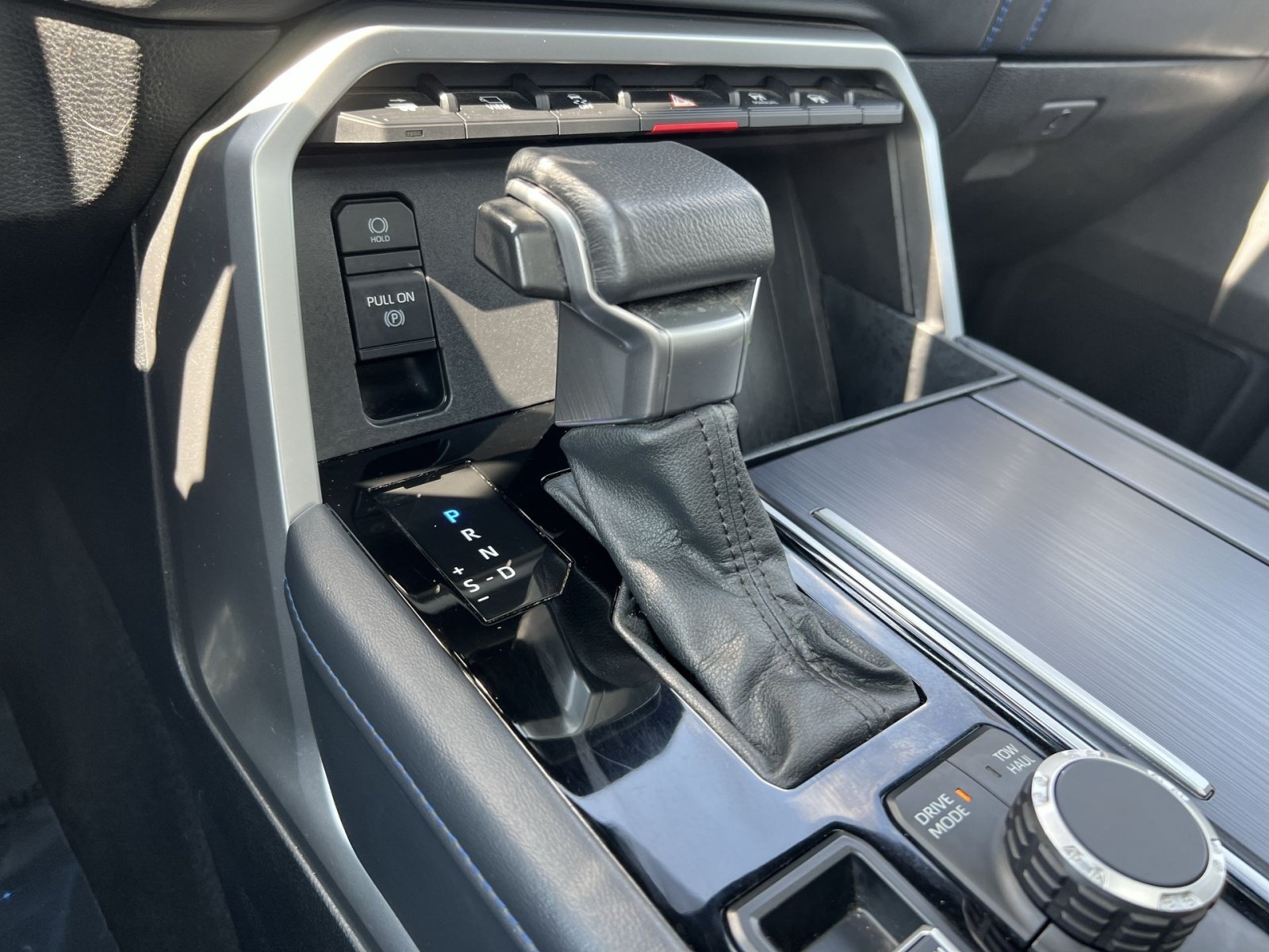 Used 2022 Toyota Tundra Platinum w/ Advanced Package AWD/4WD image 21