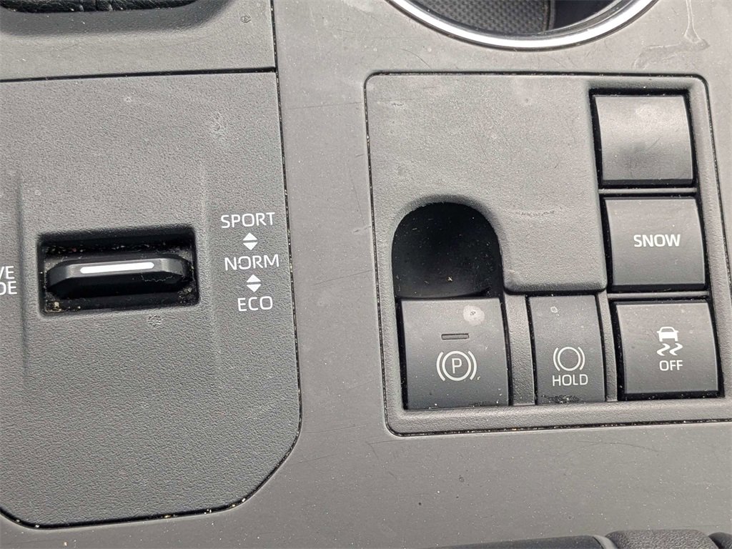 Used 2024 Toyota Highlander XLE image 18