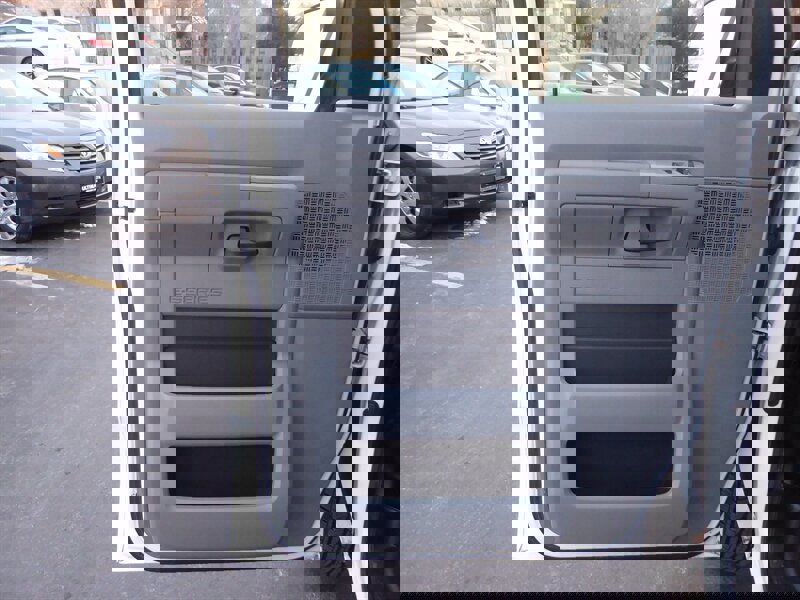 Used 2009 Ford E-350 and Econoline 350 XL image 18