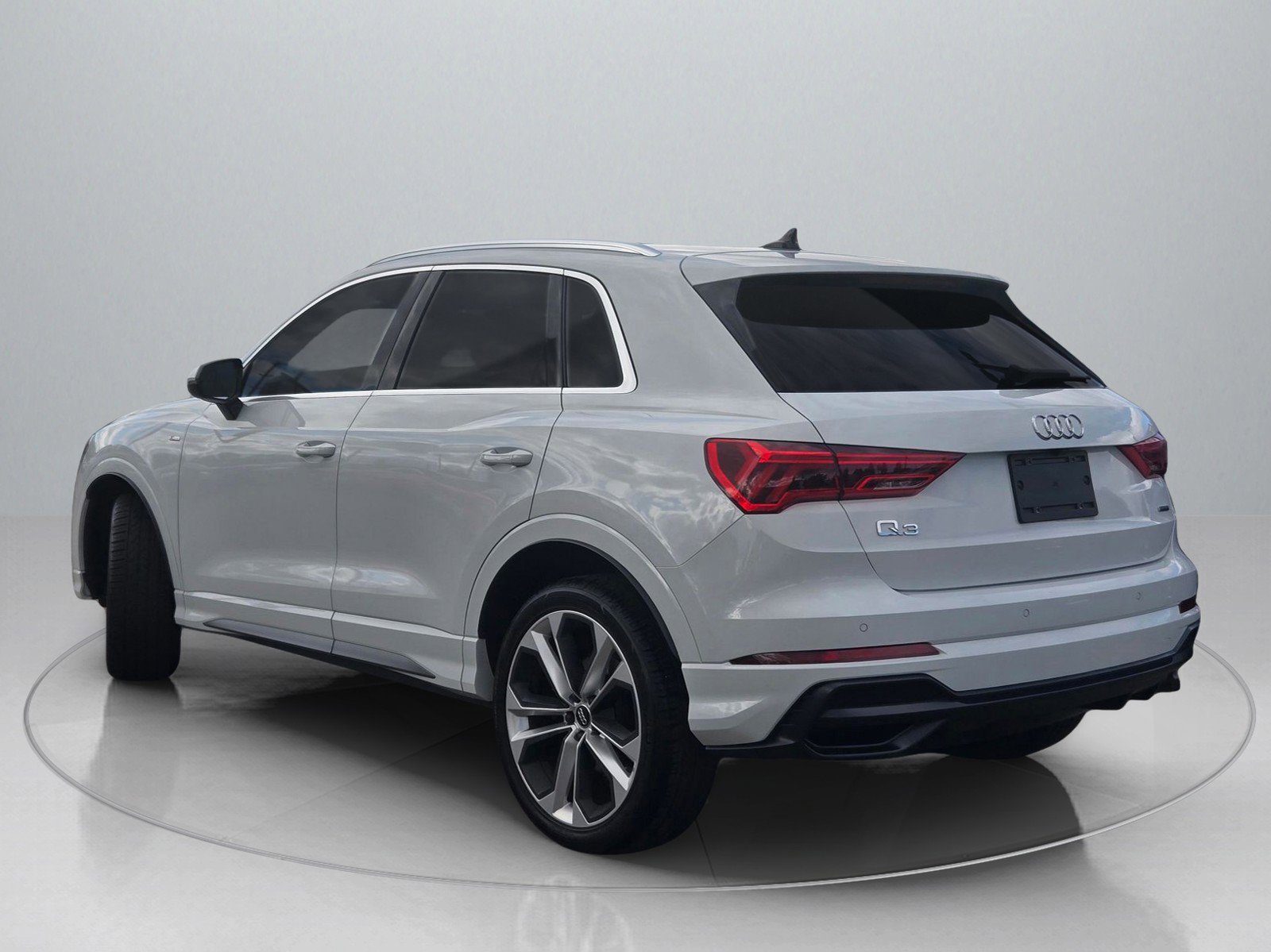 Used 2020 Audi Q3 2.0T Premium Plus w/ Premium Plus Package image 5