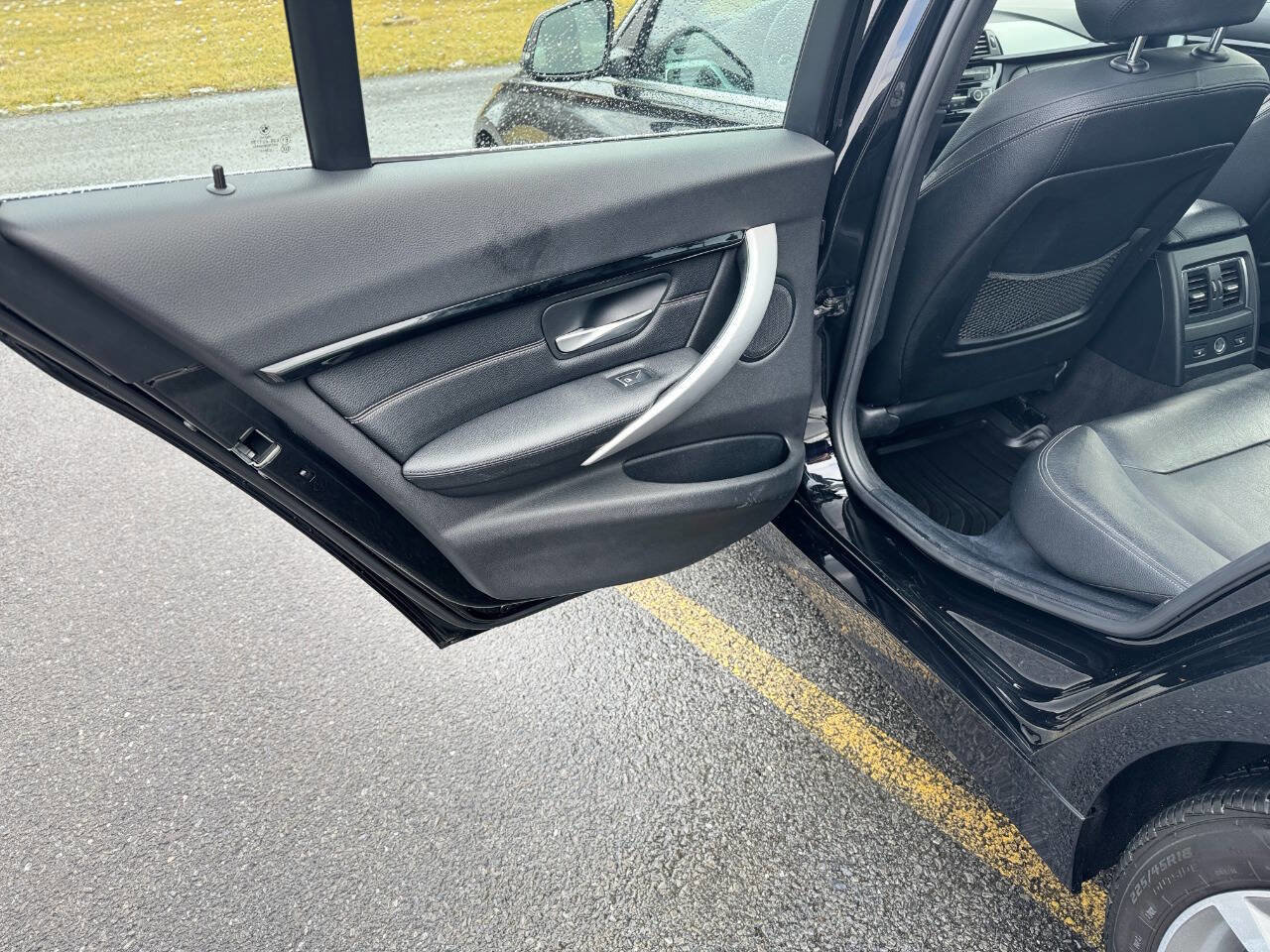 Used 2017 BMW 330i xDrive Wagon image 5