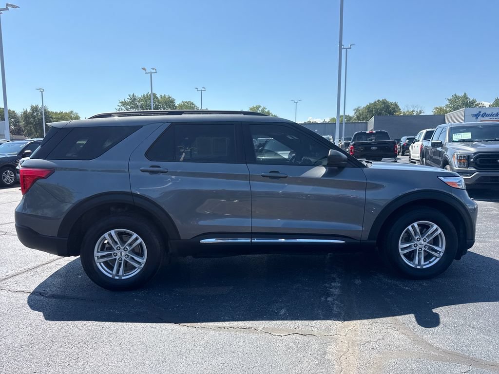 Used 2024 Ford Explorer XLT w/ Equipment Group 202A AWD/4WD image 6