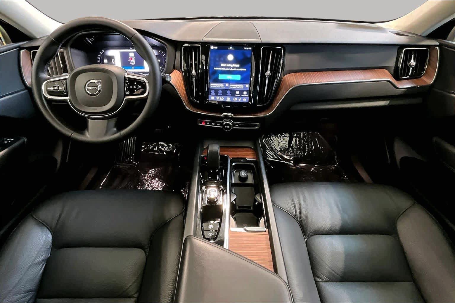 Certified 2024 Volvo XC60 B5 Plus w/ Protection Package Premier AWD/4WD image 15