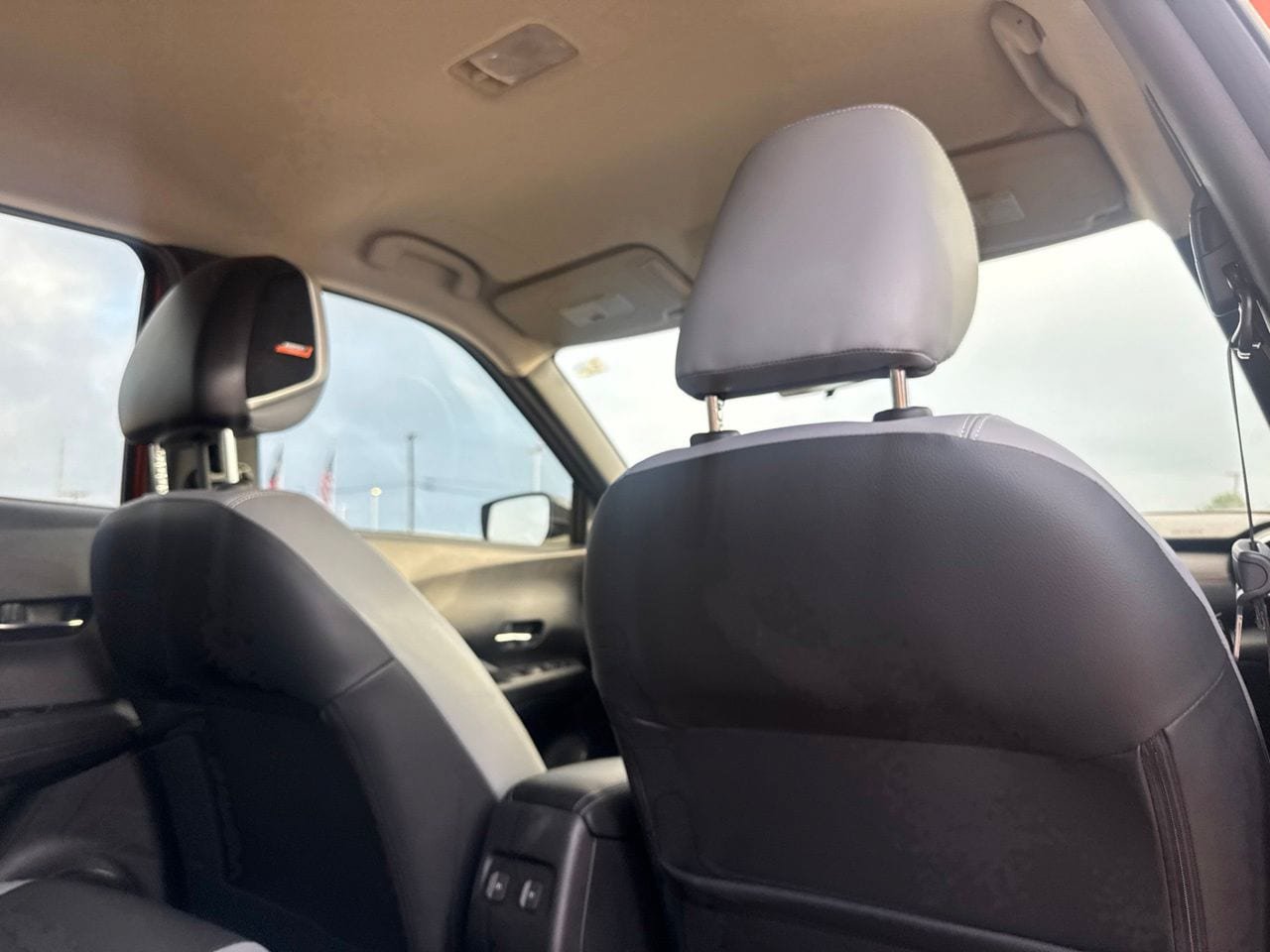 Used 2023 Nissan Kicks SR w/ SR Premium Package FWD image 27