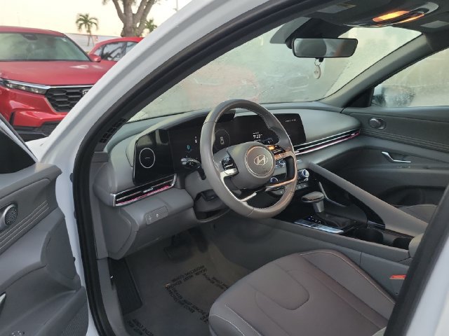 Used 2025 Hyundai Elantra SEL FWD image 10