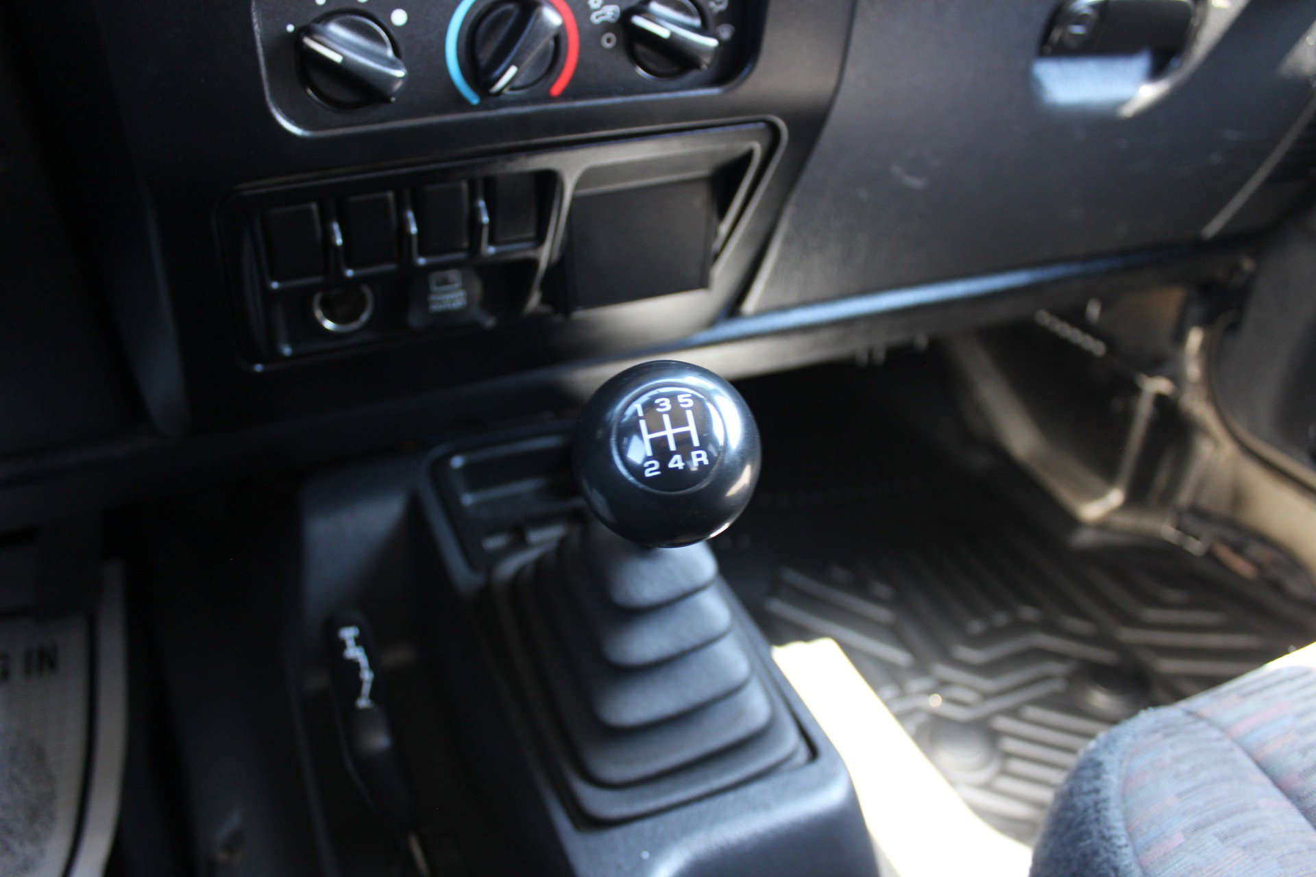 Used 2004 Jeep Wrangler SE w/ Ecco Tire & Wheel Group AWD/4WD image 24