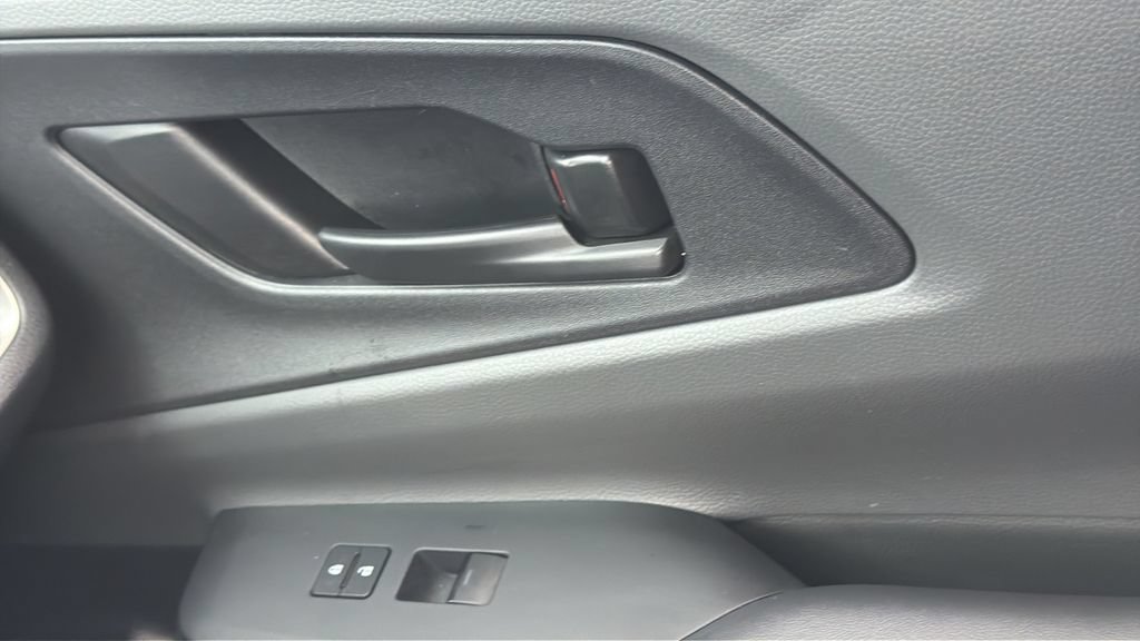 Used 2025 Toyota Prius LE FWD image 14