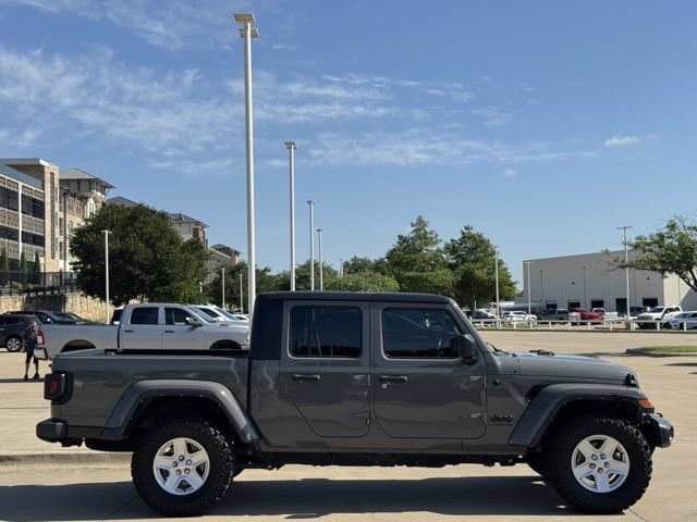 Used 2022 Jeep Gladiator Sport AWD/4WD image 4