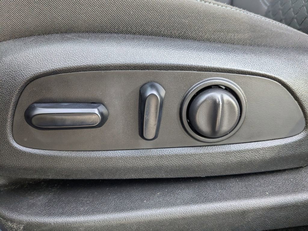 Used 2020 Chevrolet Blazer LT image 21