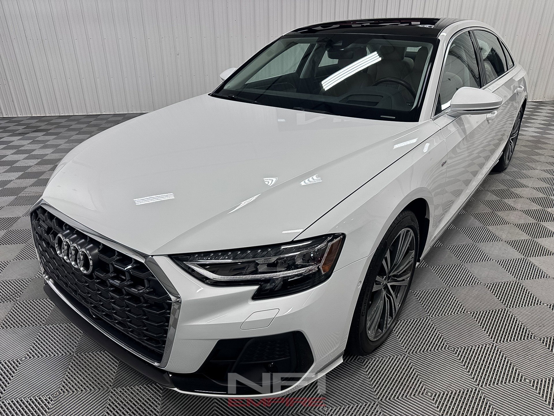 Used 2024 Audi A8 L 3.0T image 3