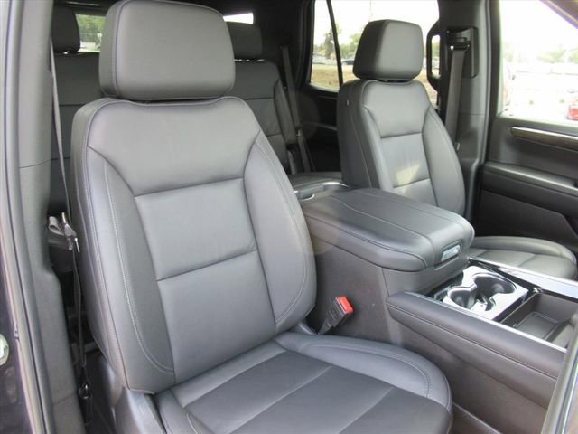 Used 2025 Chevrolet Tahoe Z71 image 9
