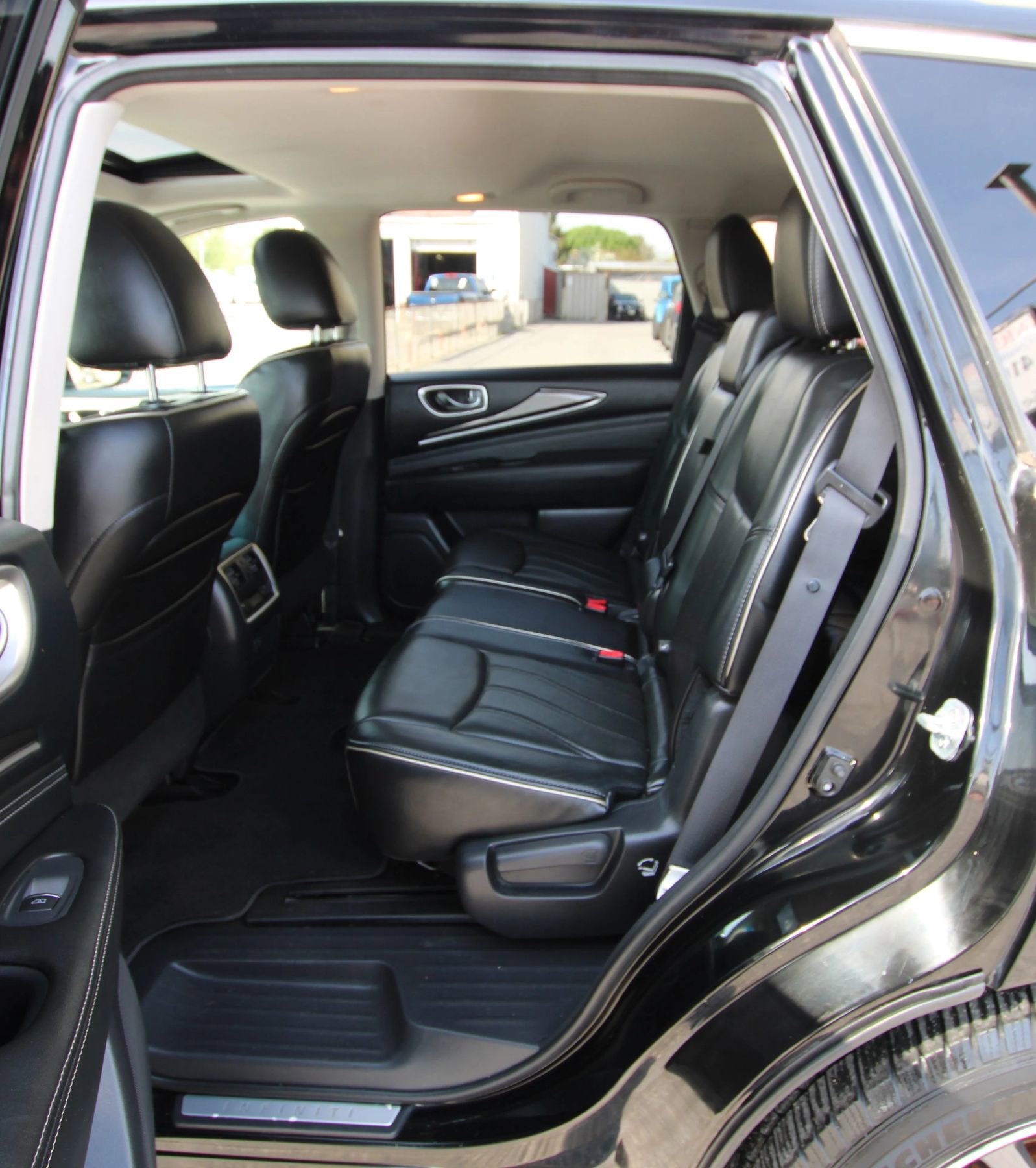 Used 2016 INFINITI QX60 Luxe AWD/4WD image 11