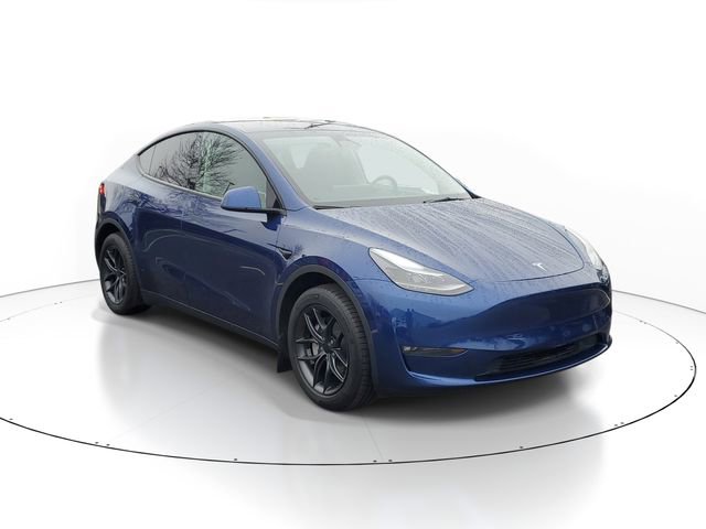 Used 2023 Tesla Model Y Long Range image 2