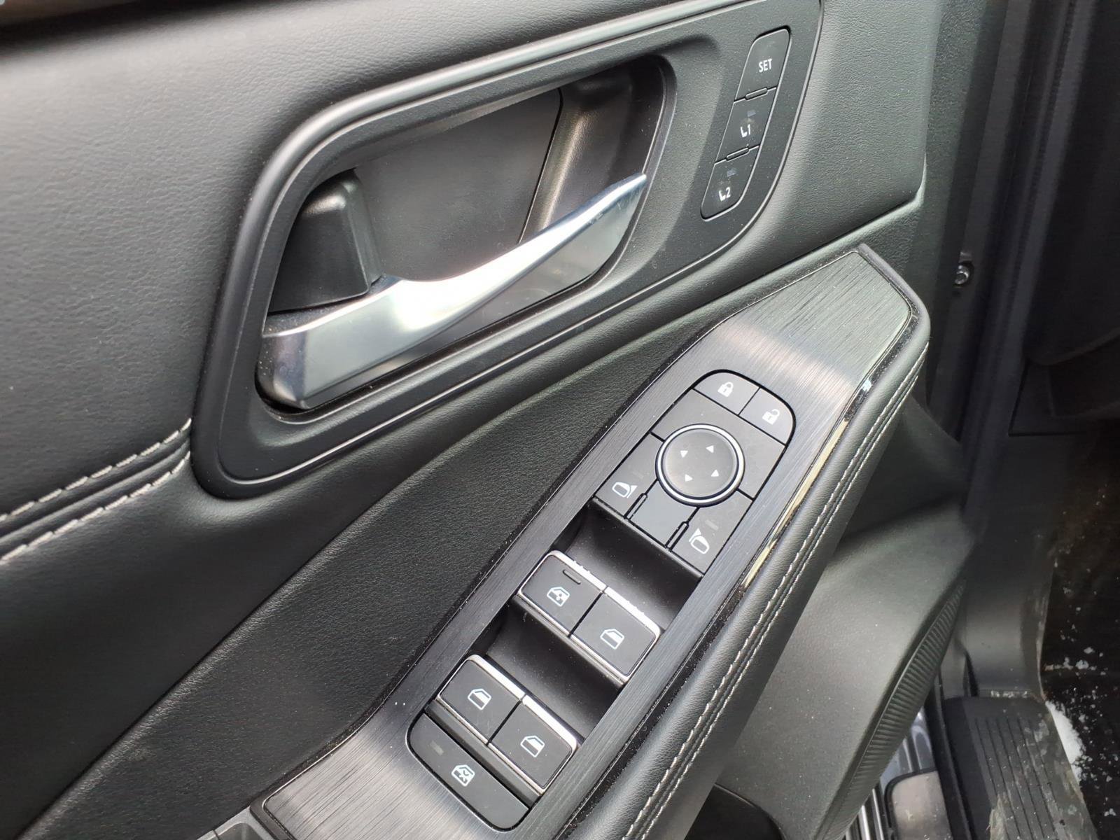 Used 2023 Nissan Rogue SL w/ SL Premium Package image 11