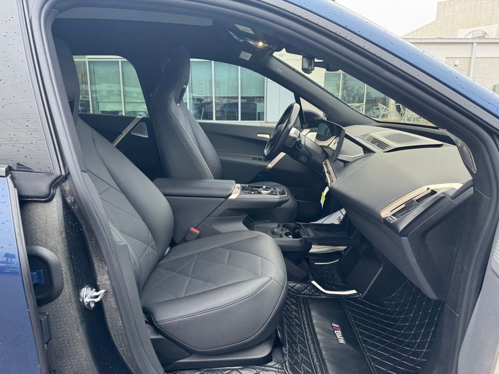 Used 2022 BMW iX xDrive50 w/ Premium Package image 19