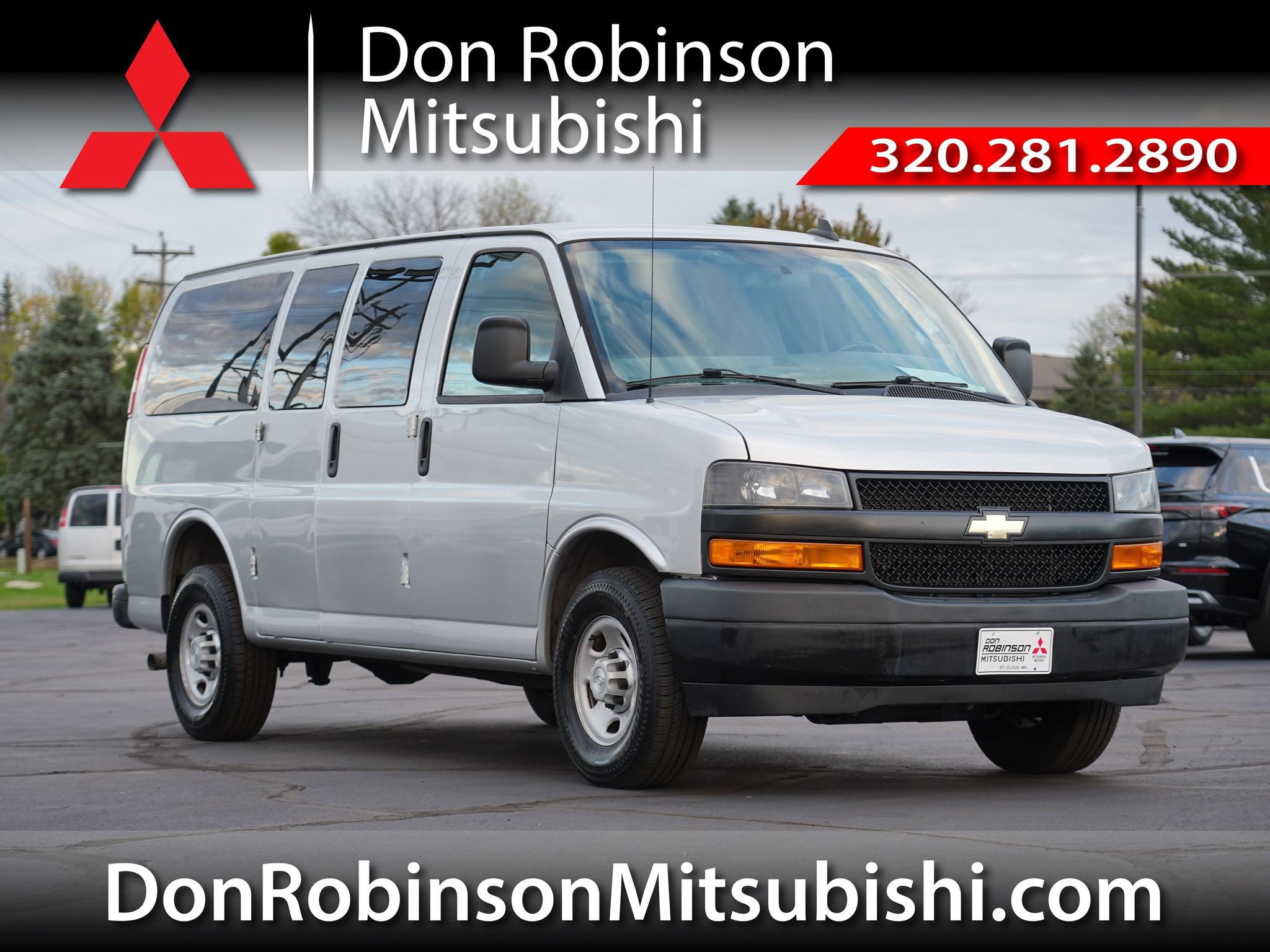 Used 2018 Chevrolet Express 2500 LS w/ Driver Convenience Package RWD image 1