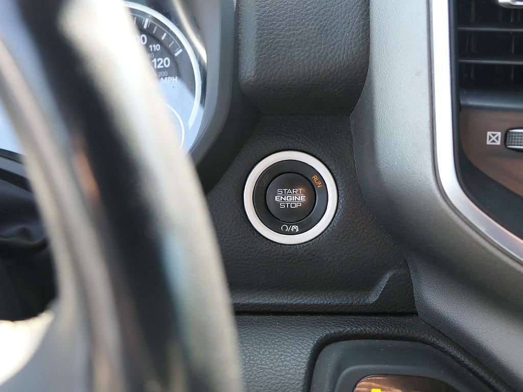 Used 2025 RAM 1500 Big Horn AWD/4WD image 16