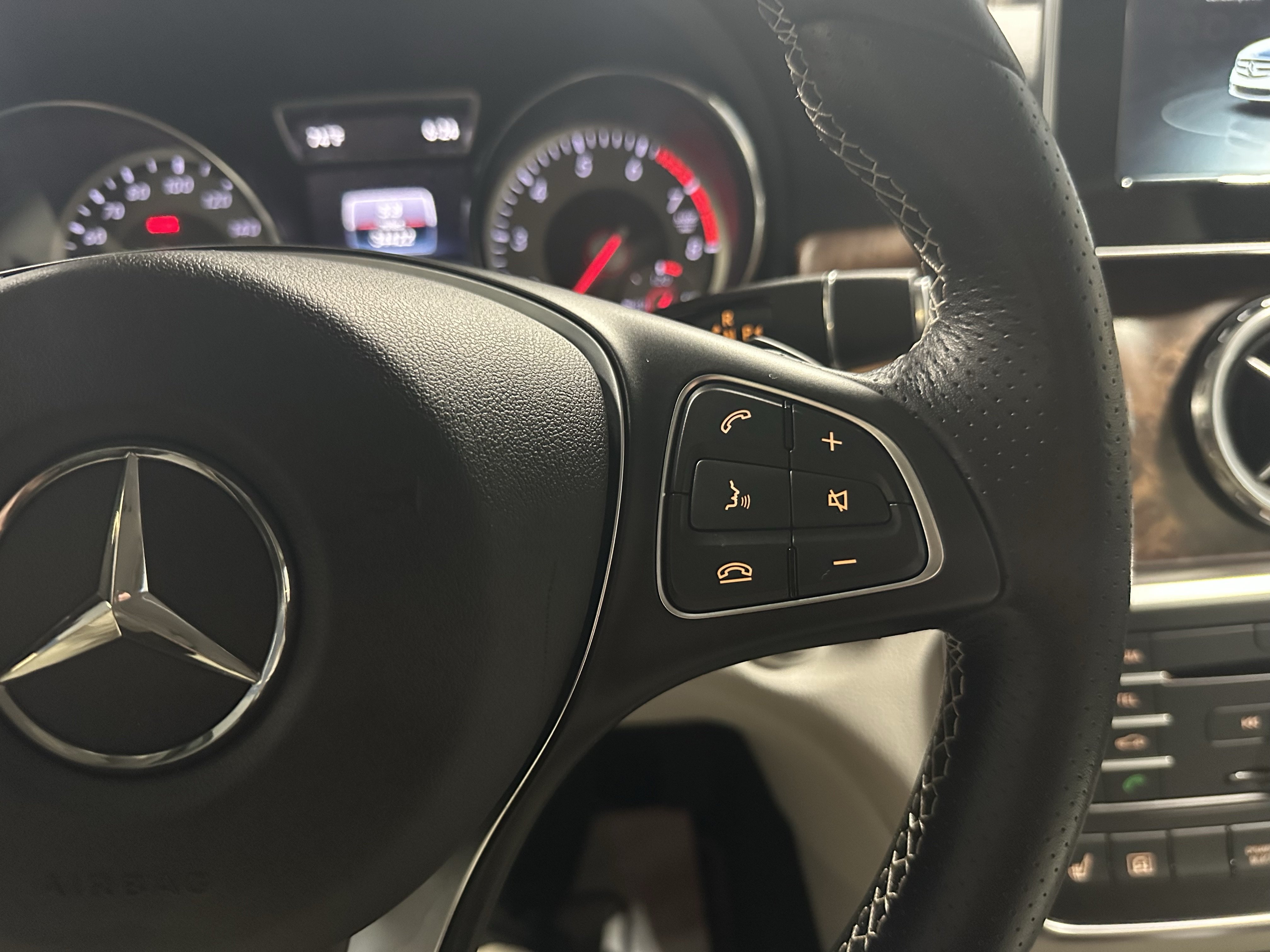 Used 2016 Mercedes-Benz GLA 250 4MATIC image 13