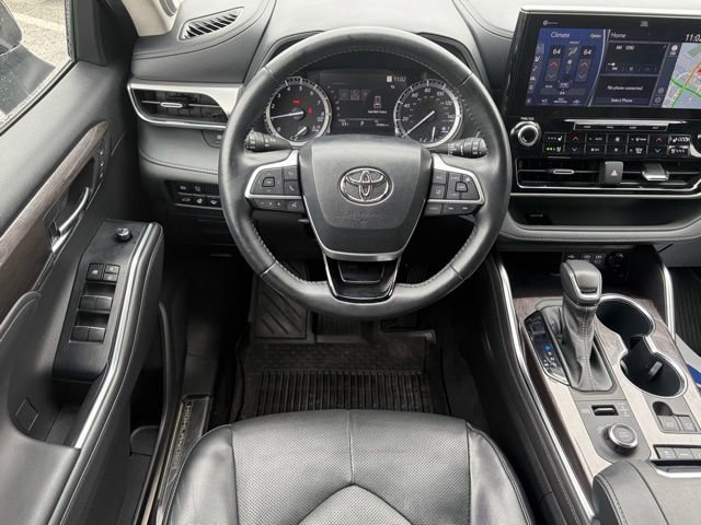 Used 2022 Toyota Highlander Platinum AWD/4WD image 39