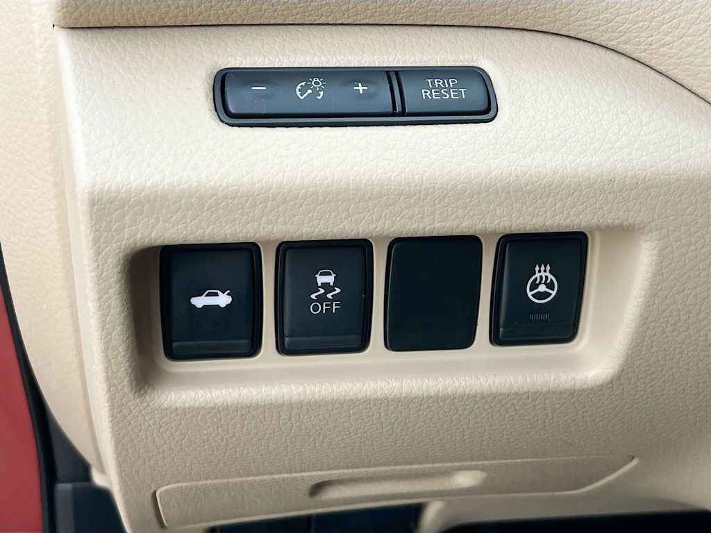 Used 2017 Nissan Altima 2.5 SL w/ Moonroof Package image 16