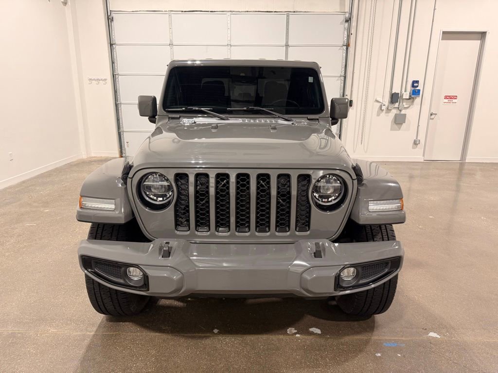 Used 2022 Jeep Gladiator Overland image 2