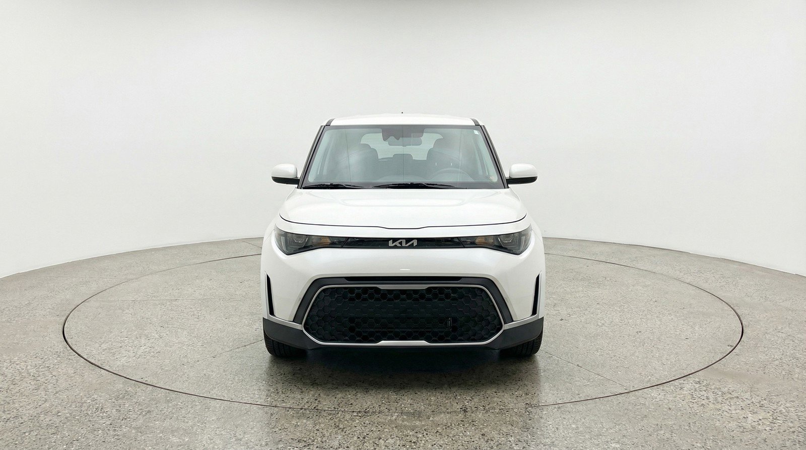 Used 2025 Kia Soul LX w/ LX Technology Package image 2