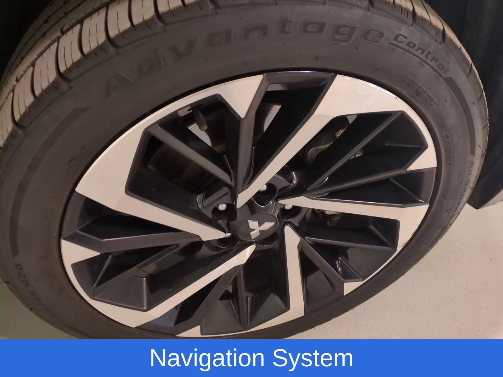 Used 2023 Mitsubishi Outlander SE AWD/4WD image 4