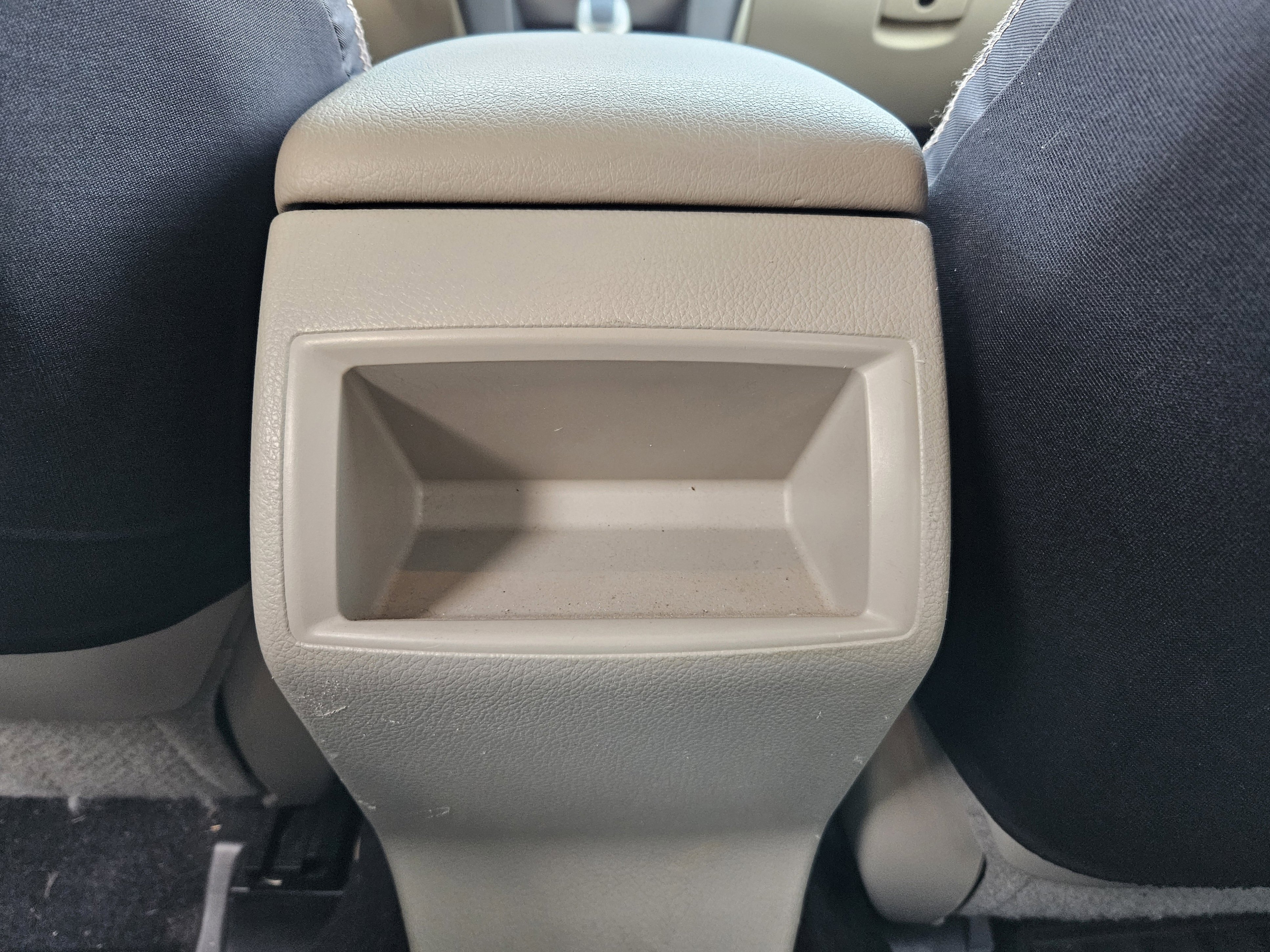 Used 2010 Subaru Outback 2.5i Premium image 18