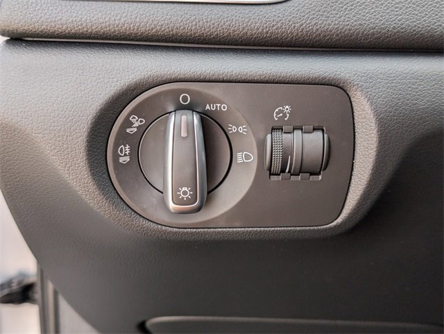 Used 2018 Audi Q3 2.0T Premium w/ Convenience Package image 28