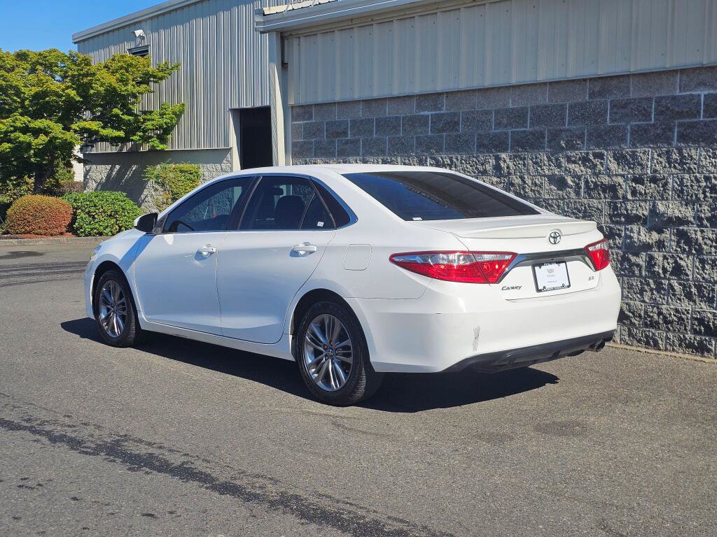 Used 2016 Toyota Camry SE FWD image 4