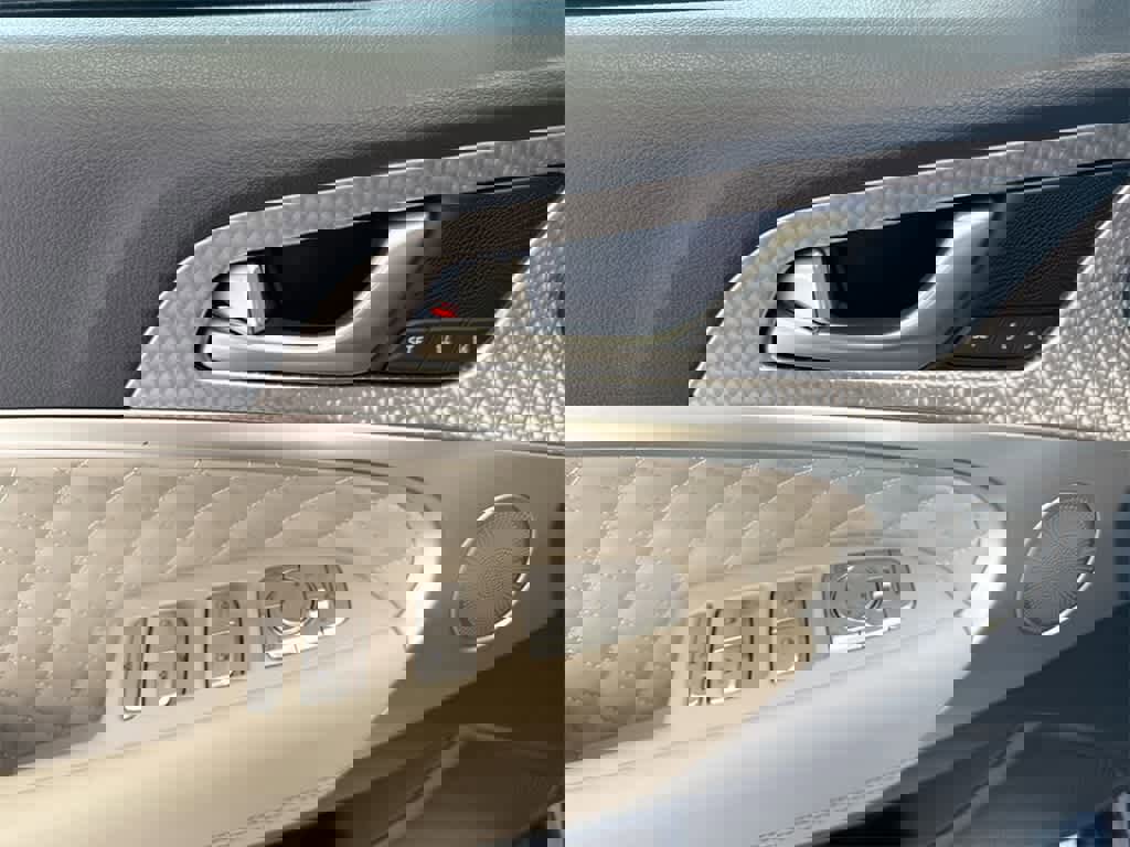 Used 2023 Genesis G70 3.3T w/ Sport Prestige Package image 16