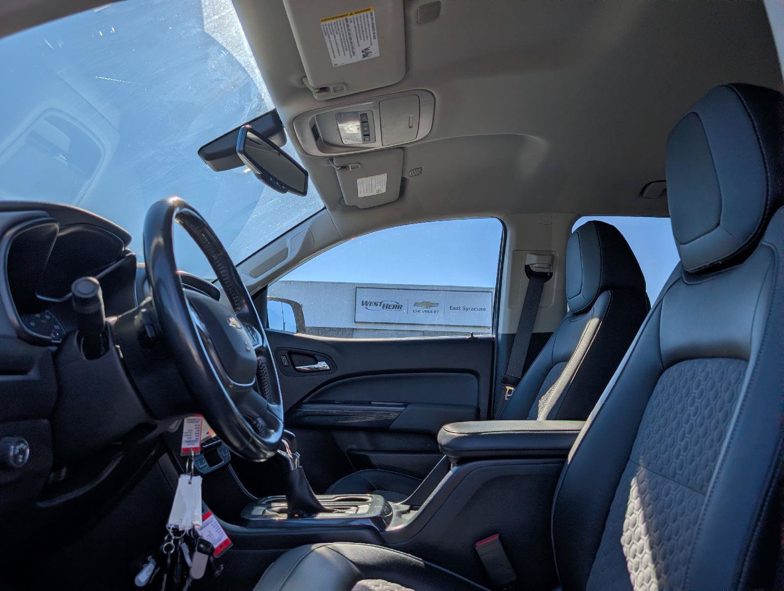 Used 2022 Chevrolet Colorado Z71 AWD/4WD image 8