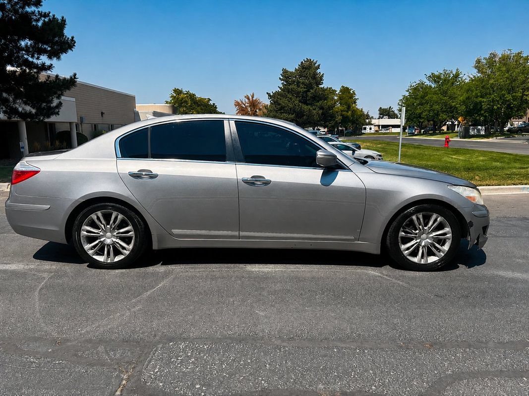 Used 2009 Hyundai Genesis 4.6 w/ Technology Pkg 5 RWD image 6