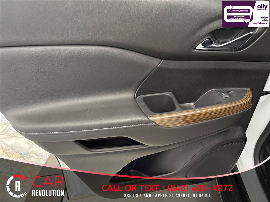 Used 2023 GMC Acadia SLE w/ Driver Convenience Package FWD image 41