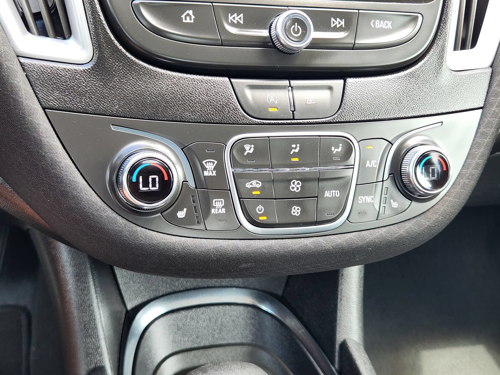 Used 2024 Chevrolet Malibu LT FWD image 19