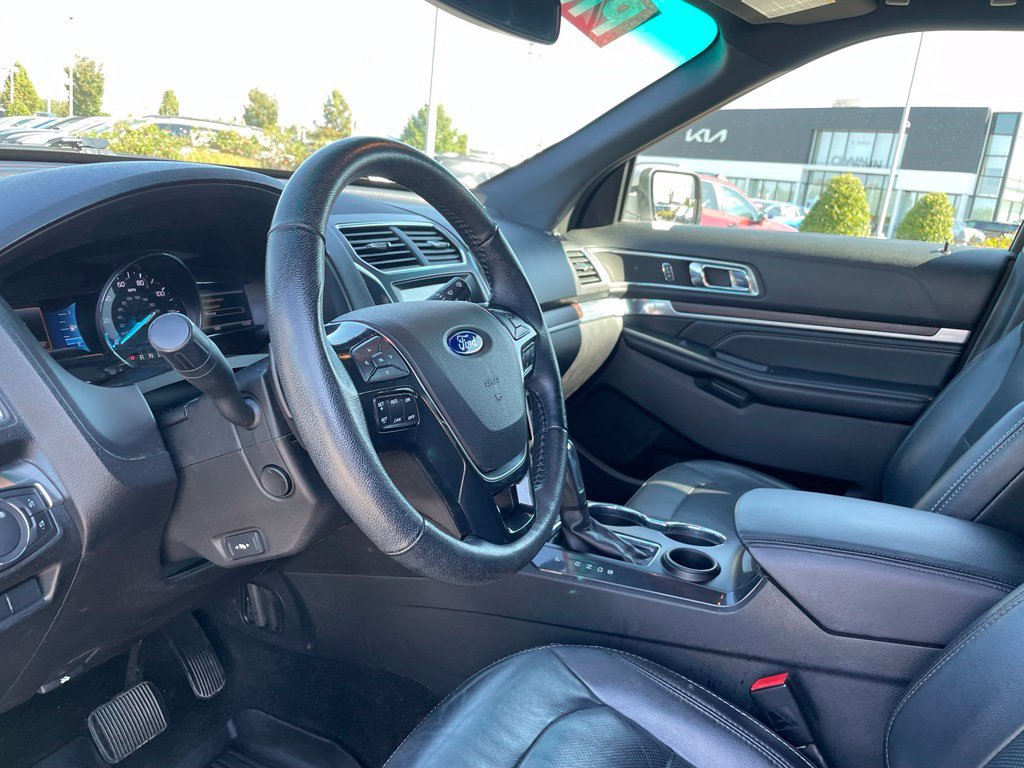 Used 2017 Ford Explorer Limited FWD image 10