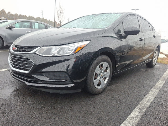 Used 2018 Chevrolet Cruze LS image 3