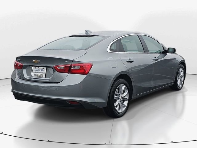 Used 2025 Chevrolet Malibu LT image 3