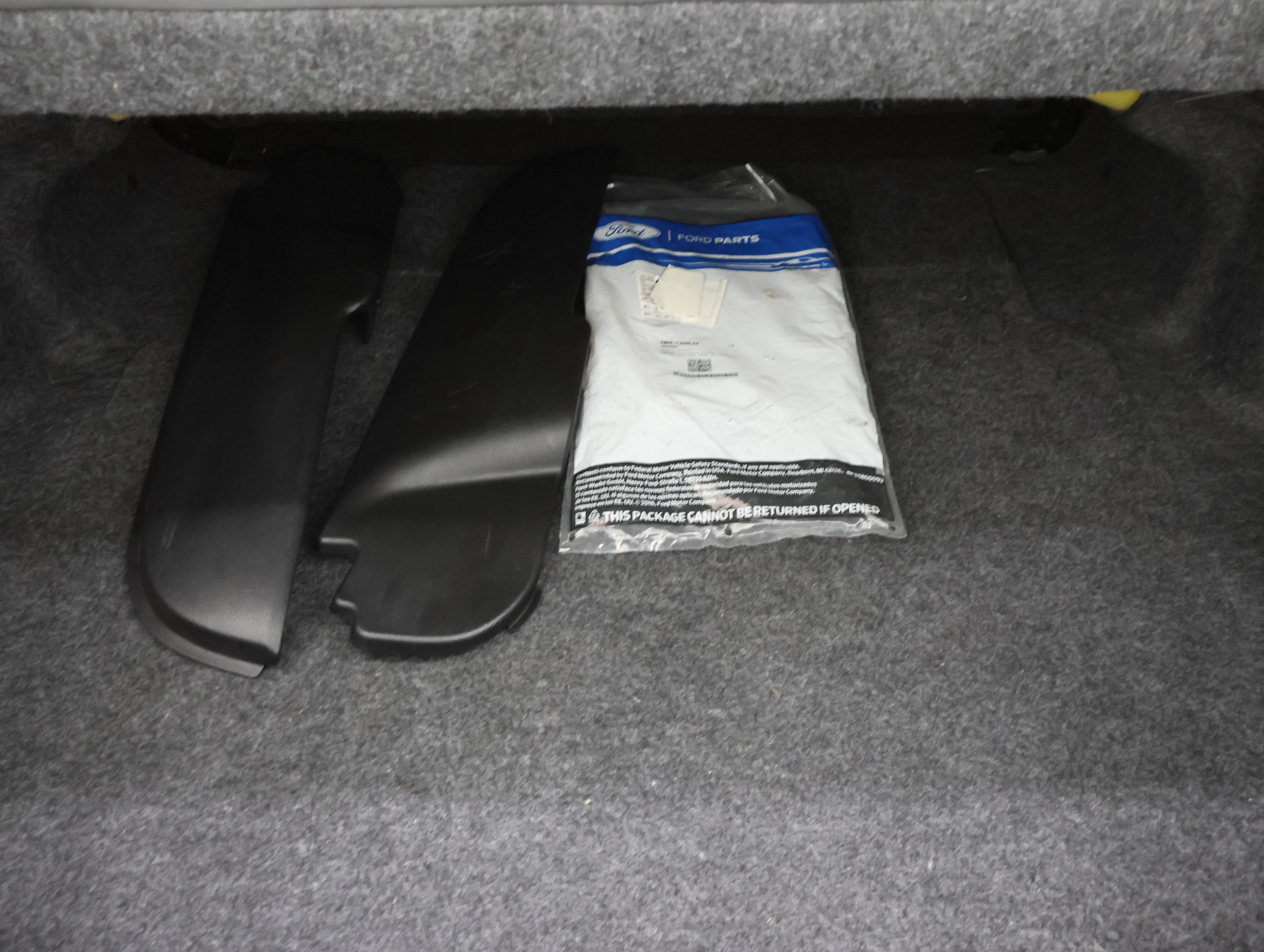 Used 2016 Ford Mustang Convertible w/ Equipment Group 051A RWD image 26