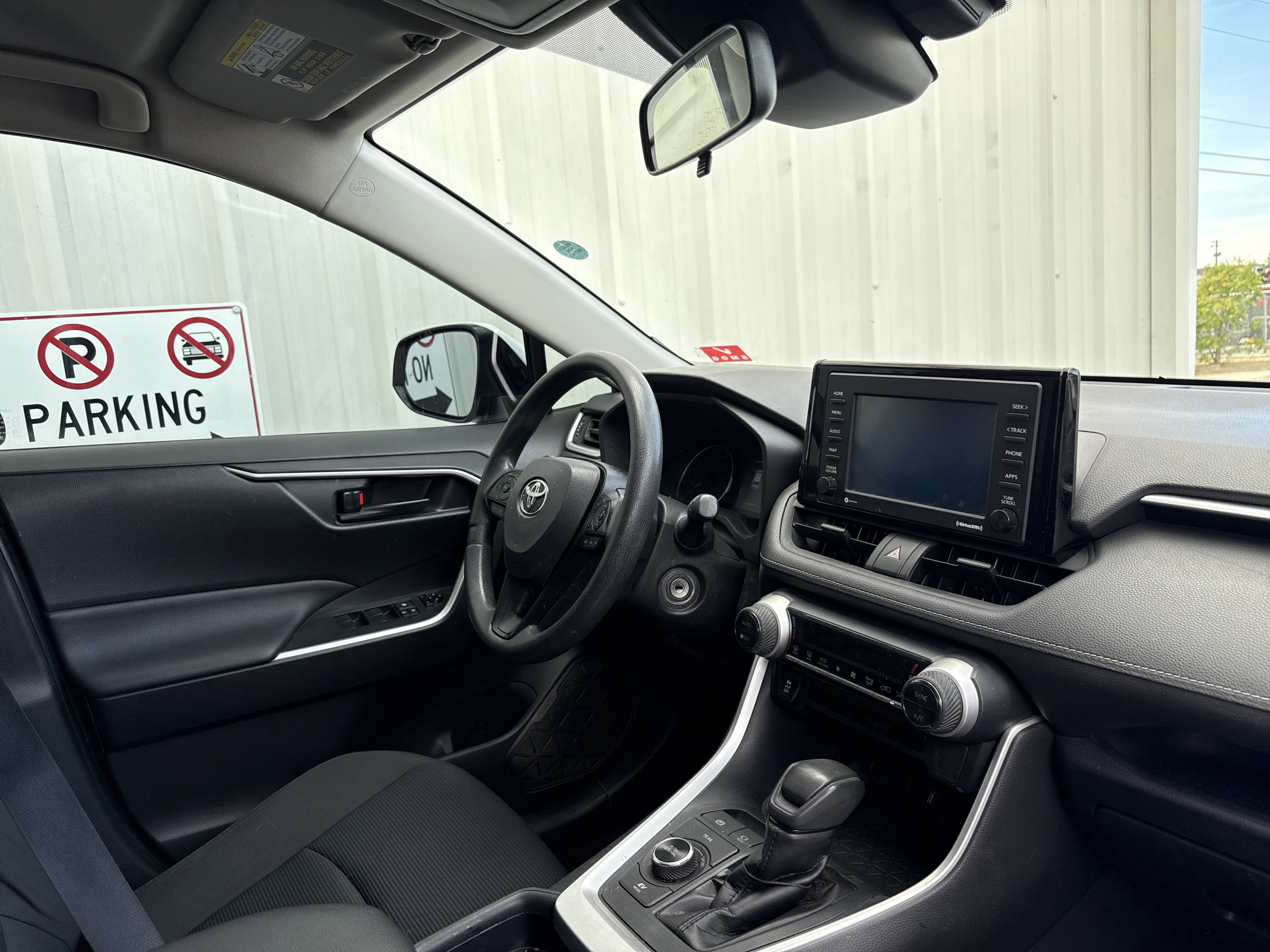 Used 2020 Toyota RAV4 LE image 33