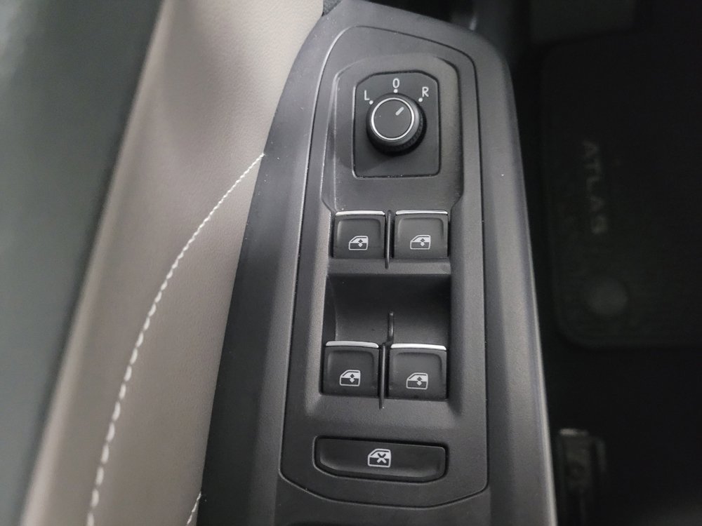 Used 2021 Volkswagen Atlas Cross Sport SE w/ V6 Towing Package image 27