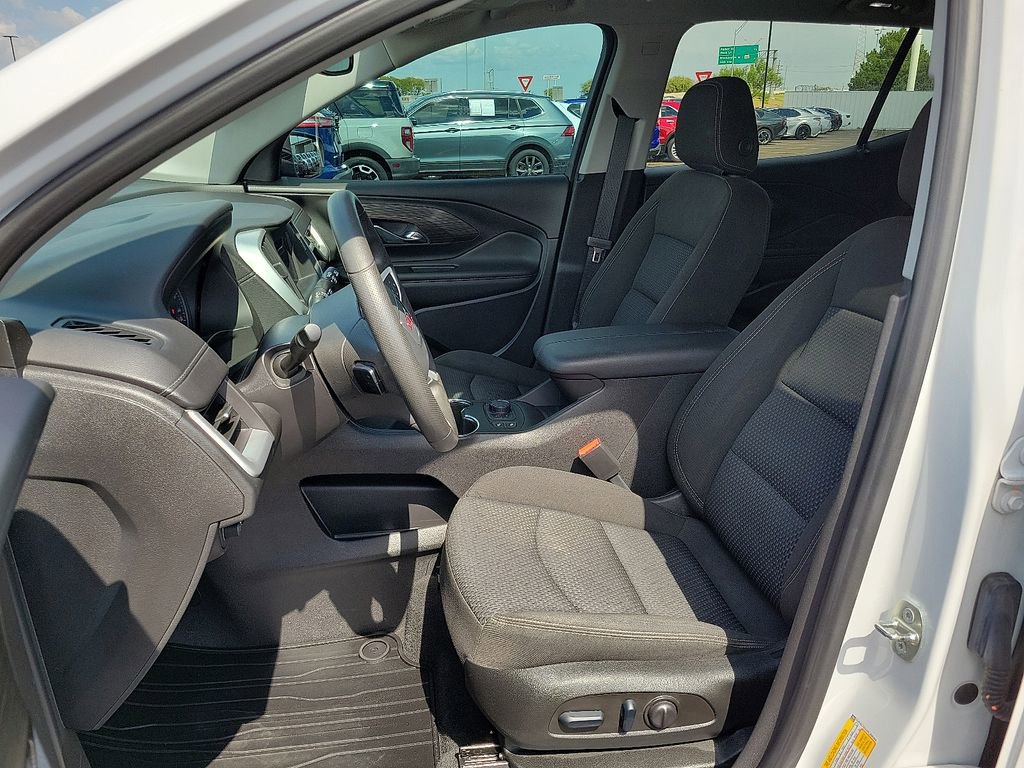 Used 2023 GMC Terrain SLE w/ Driver Convenience Package image 10