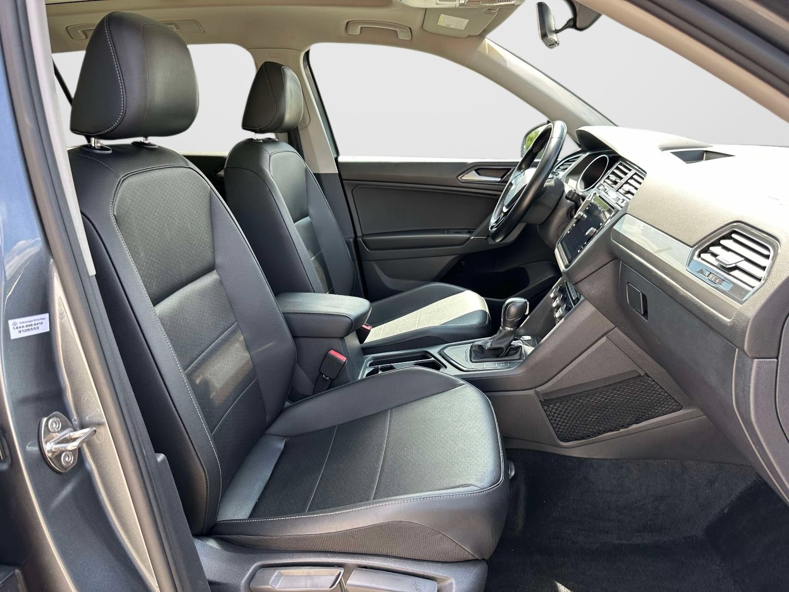 Used 2018 Volkswagen Tiguan SE FWD image 10