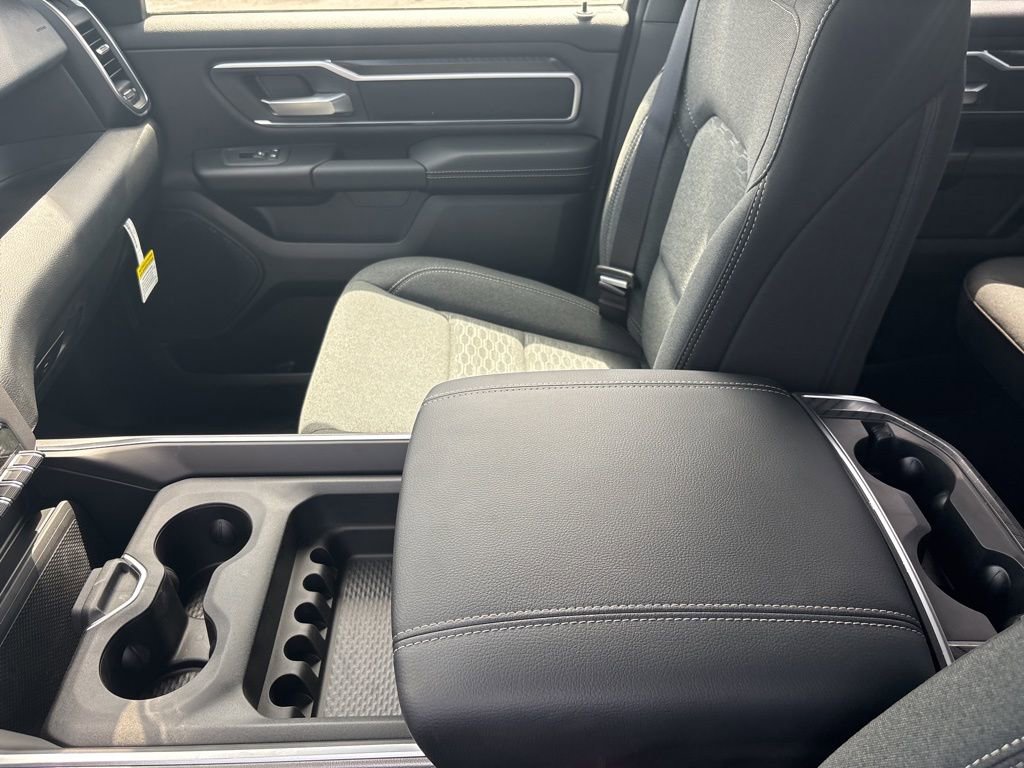 New 2026 RAM 1500 4x4 Crew Cab image 28