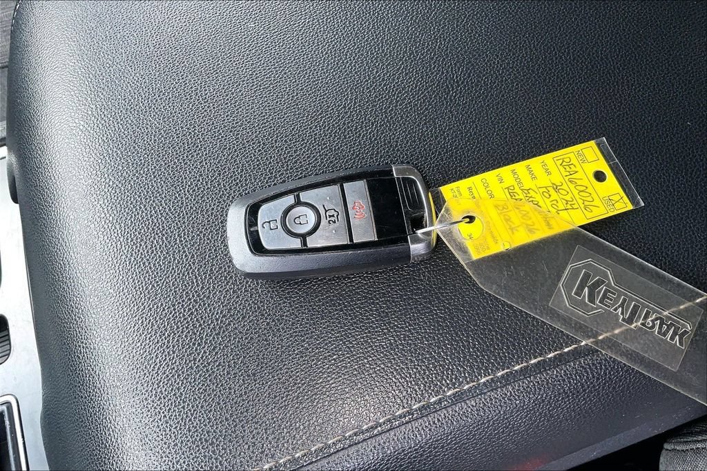 Used 2024 Ford Expedition XLT RWD image 14