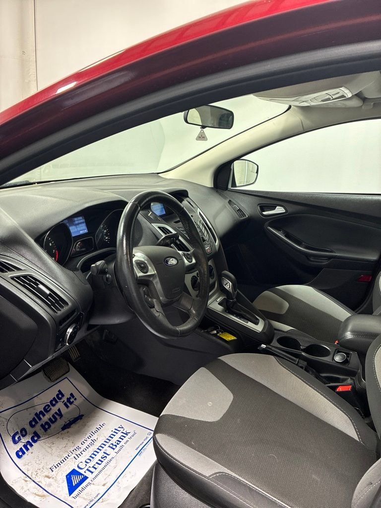 Used 2014 Ford Focus SE w/ SE Sport Package FWD image 11